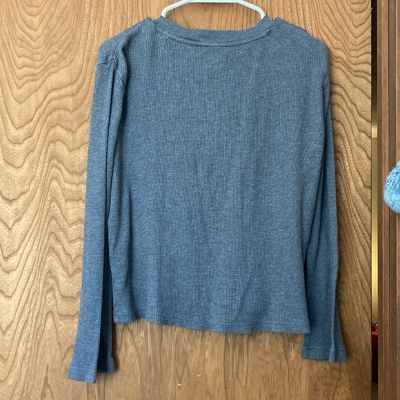 Madewell gray thermal top great condition size small - Picture 3 of 6